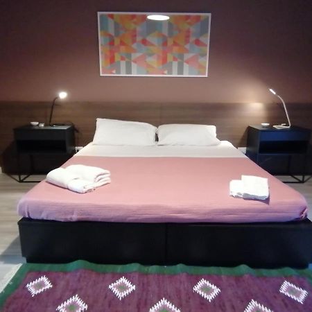 Inner City De Luxe Apartment Catania Esterno foto