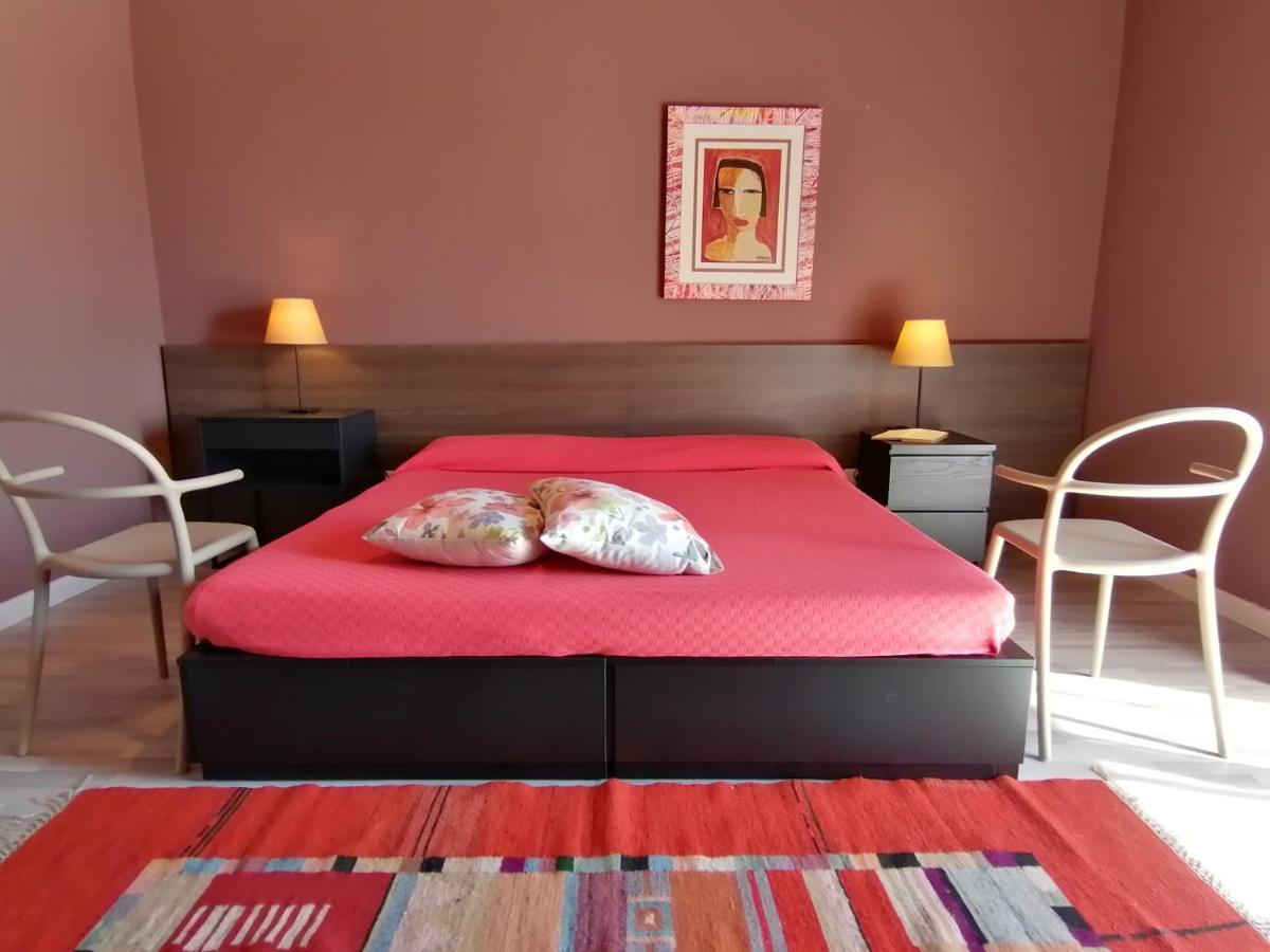 Inner City De Luxe Apartment Catania Esterno foto