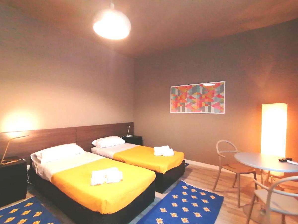 Inner City De Luxe Apartment Catania Esterno foto