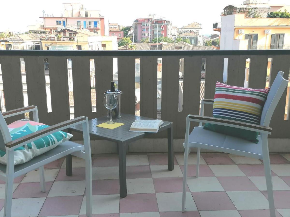 Inner City De Luxe Apartment Catania Esterno foto