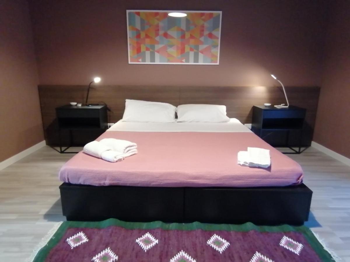 Inner City De Luxe Apartment Catania Esterno foto